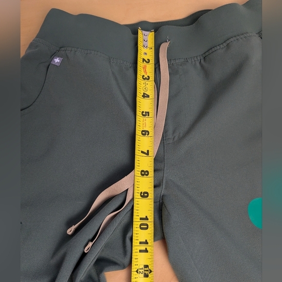 COPY - FIGS Women's Zamora Jogger Scrub Pants size XS petite kaki green - Picture 14 of 16